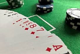 Aplikasi mobile himalaya 4d menampilkan antarmuka sportsbook dan kasino langsung